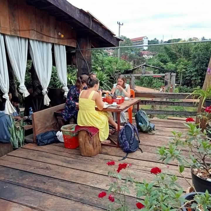 Happy Bungalow & Trekking Banlung Exteriör bild