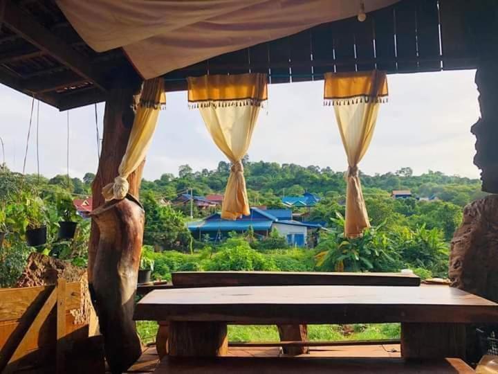 Happy Bungalow & Trekking Banlung Exteriör bild
