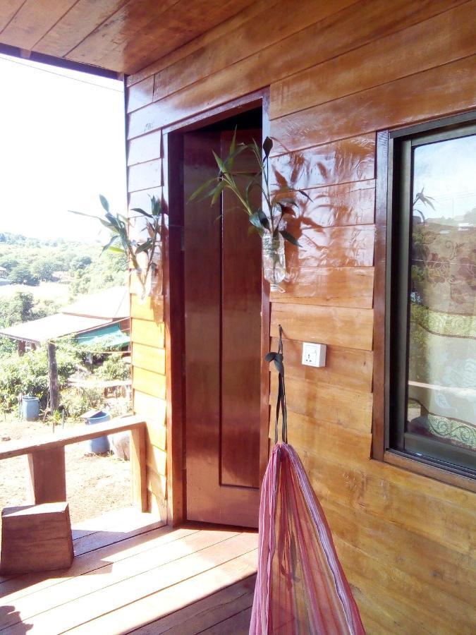 Happy Bungalow & Trekking Banlung Exteriör bild
