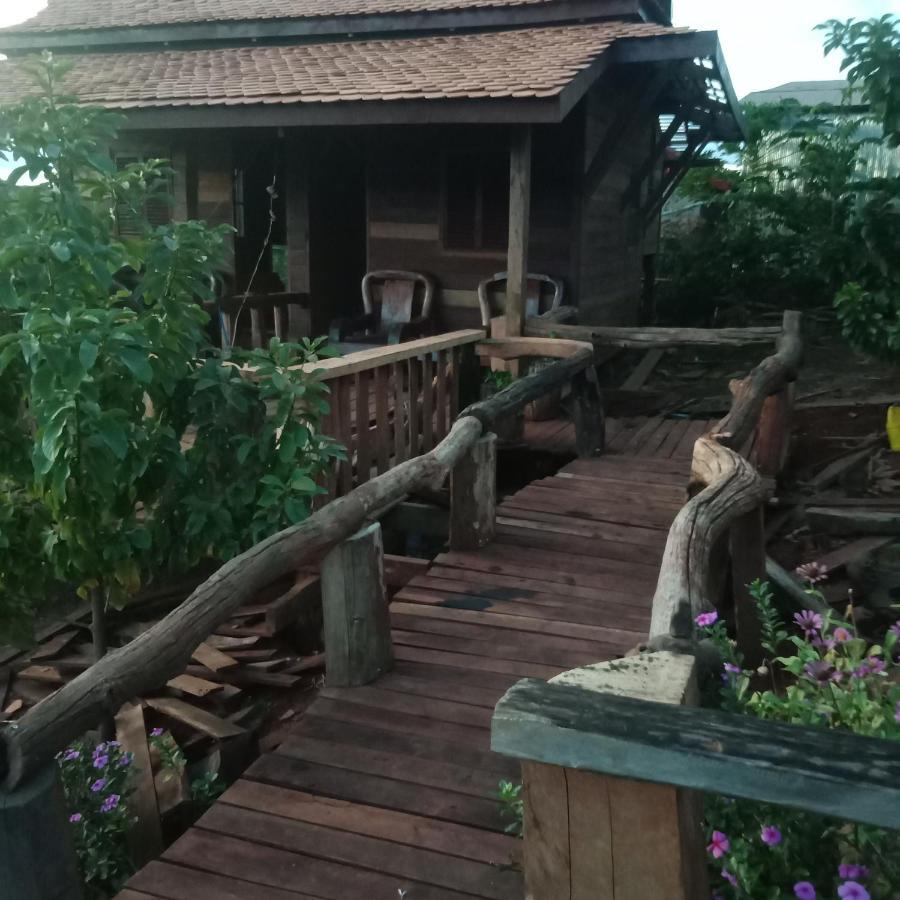 Happy Bungalow & Trekking Banlung Exteriör bild